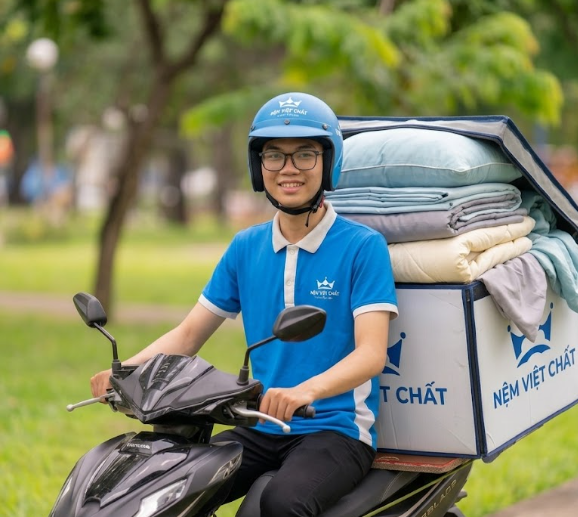 Tuyển dụng Nhân viên lái xe máy - Giao hàng Chăn ga gối nệm